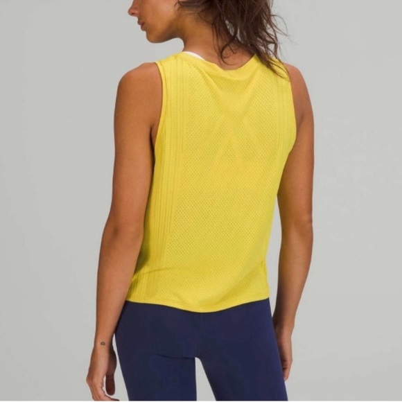 Lululemon Train to Be tank - Picture 2 of 6